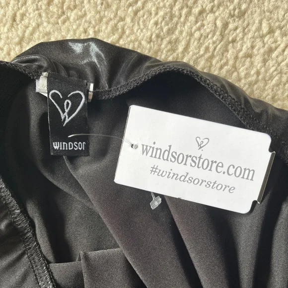 NWT Black Mini Skirt - Picture 3 of 4